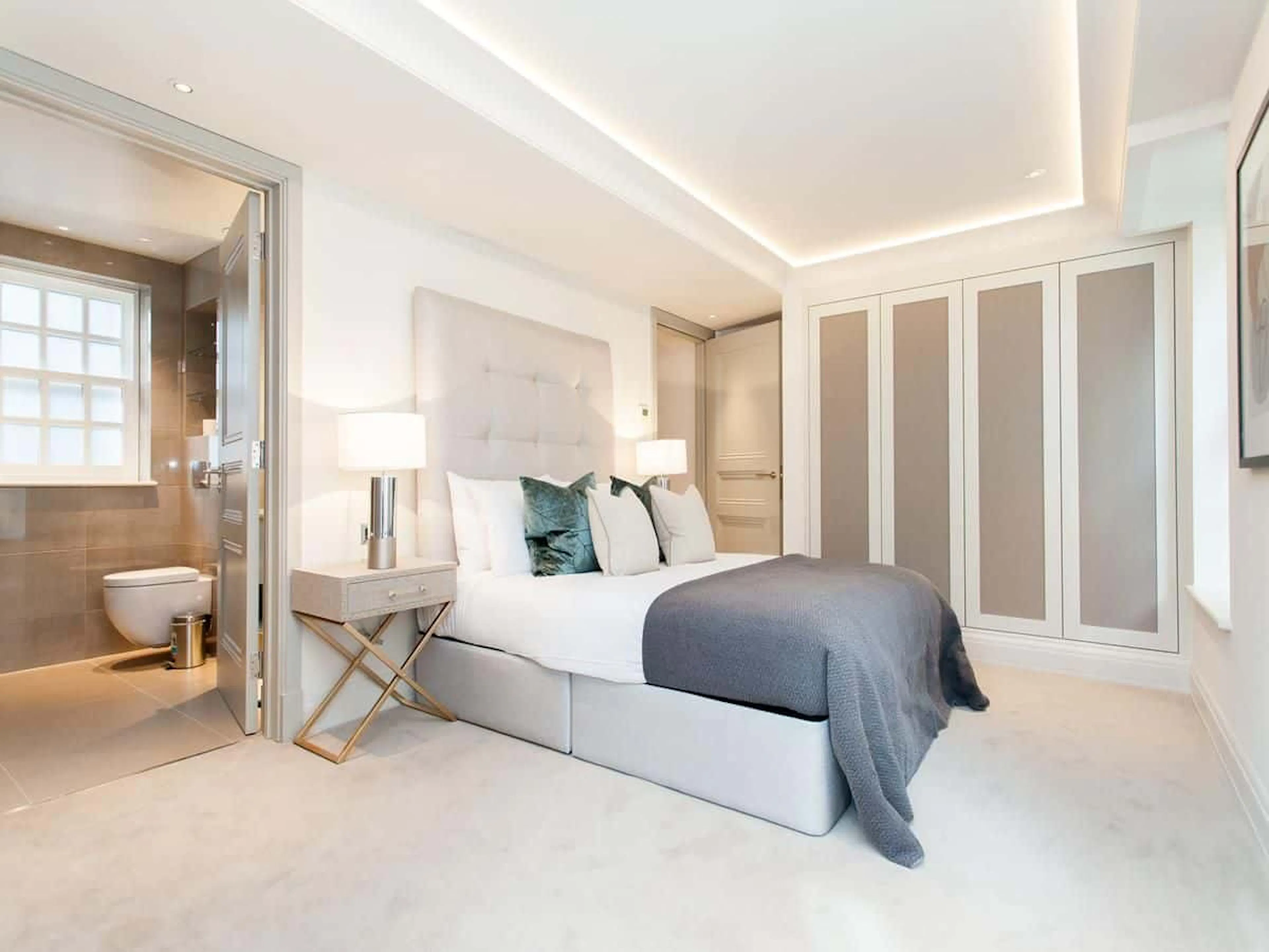 One room in 3 bedroom apartment ROOM 4