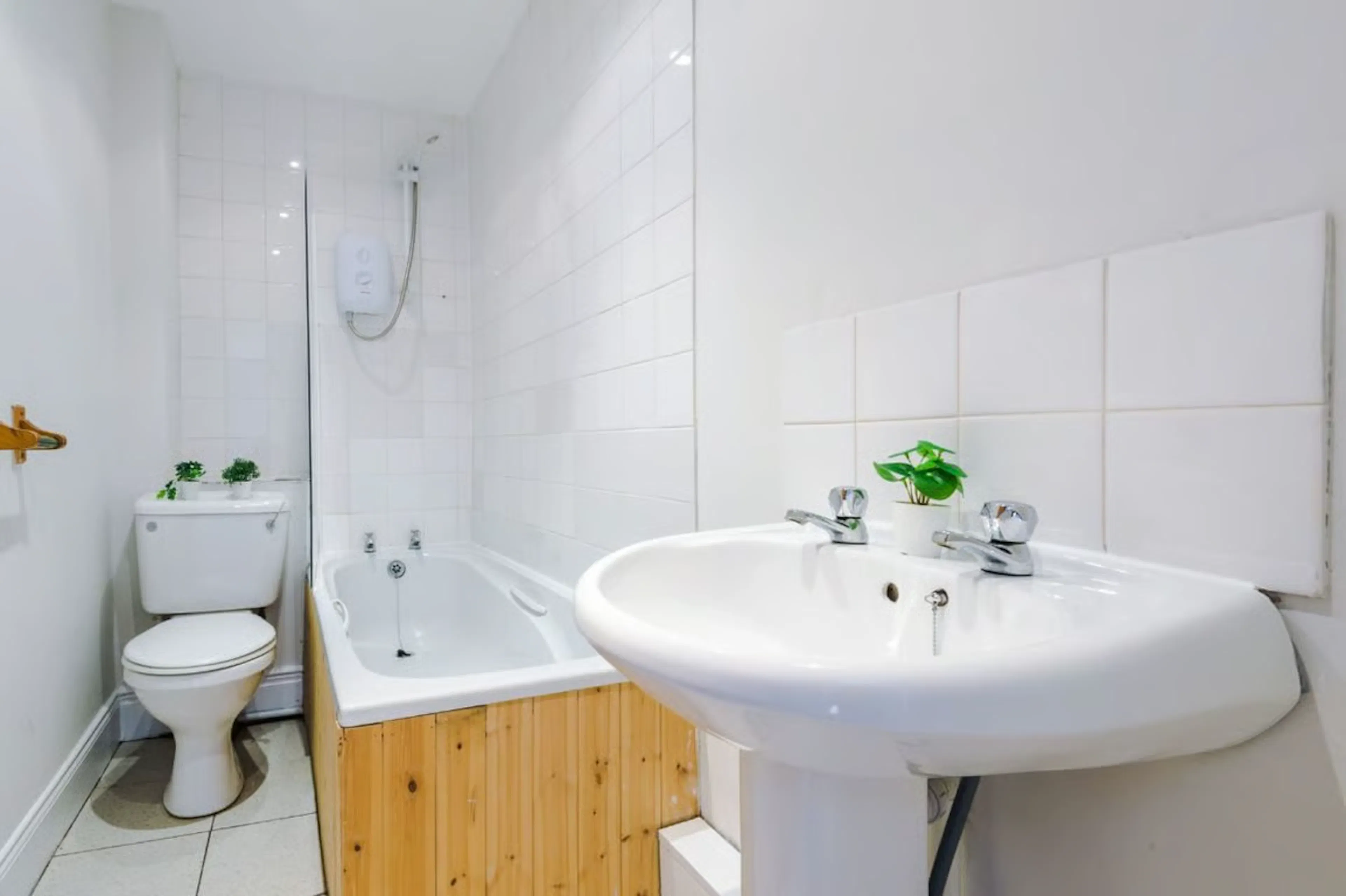 3 Bedroom Apartment BATHROOM 4