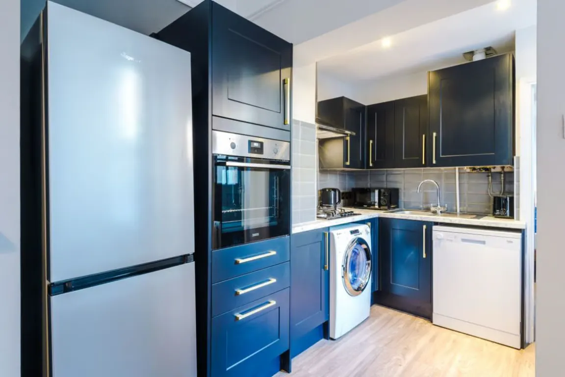 3 Bedroom Apartment KITCHEN 3