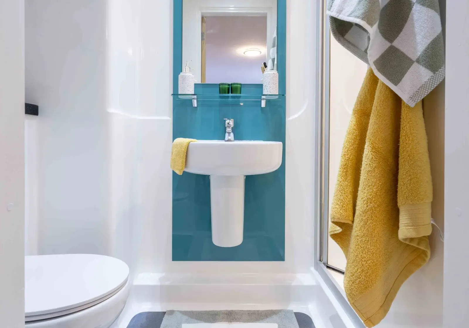 Gold En Suite
