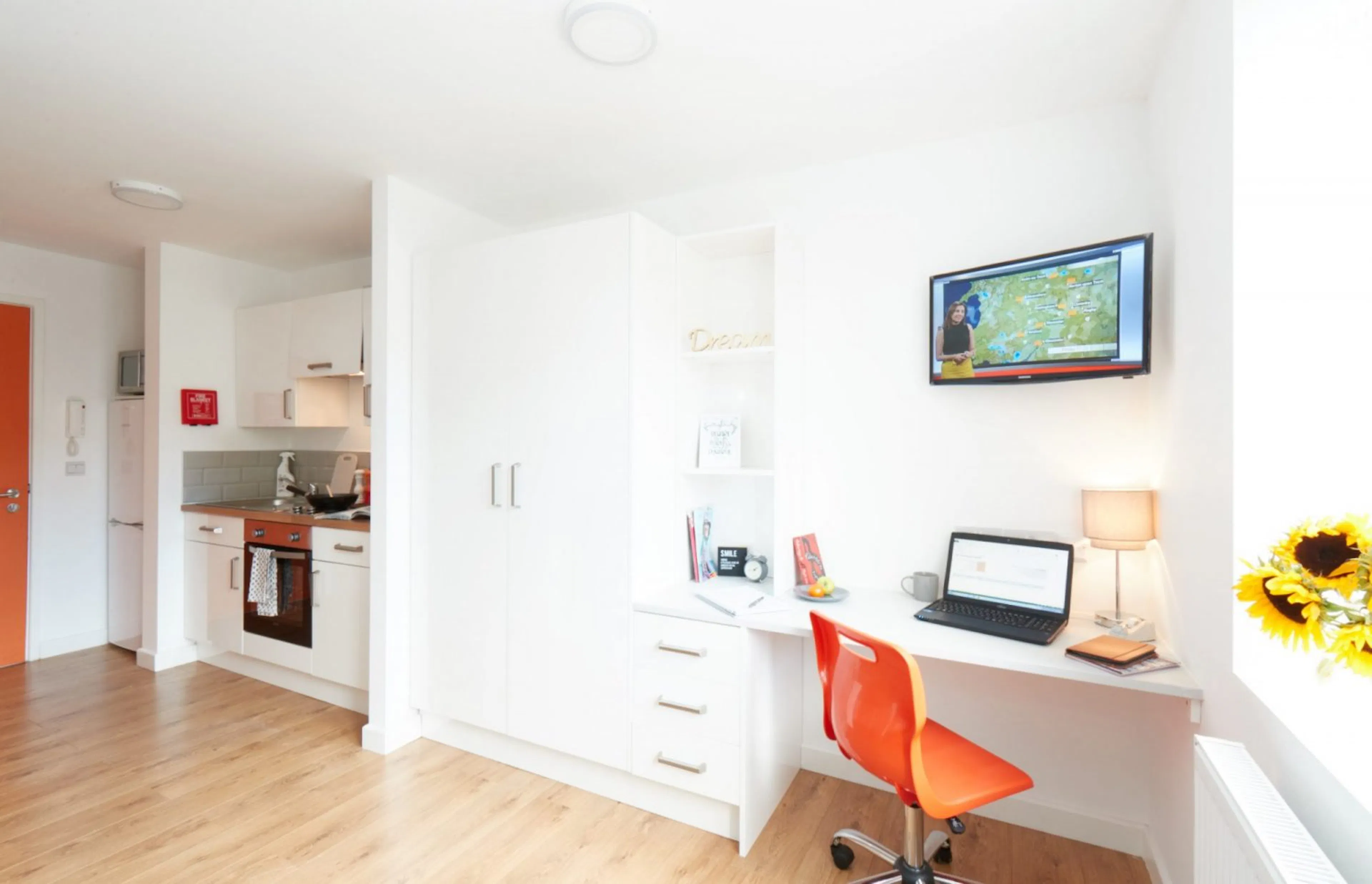 ROOM ROOM 1