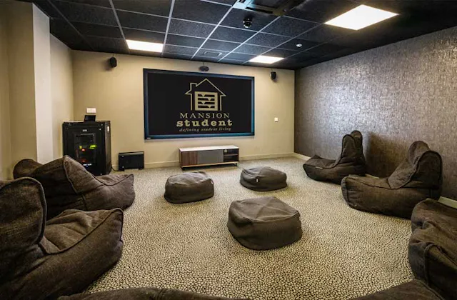 Premium Studio room image 1