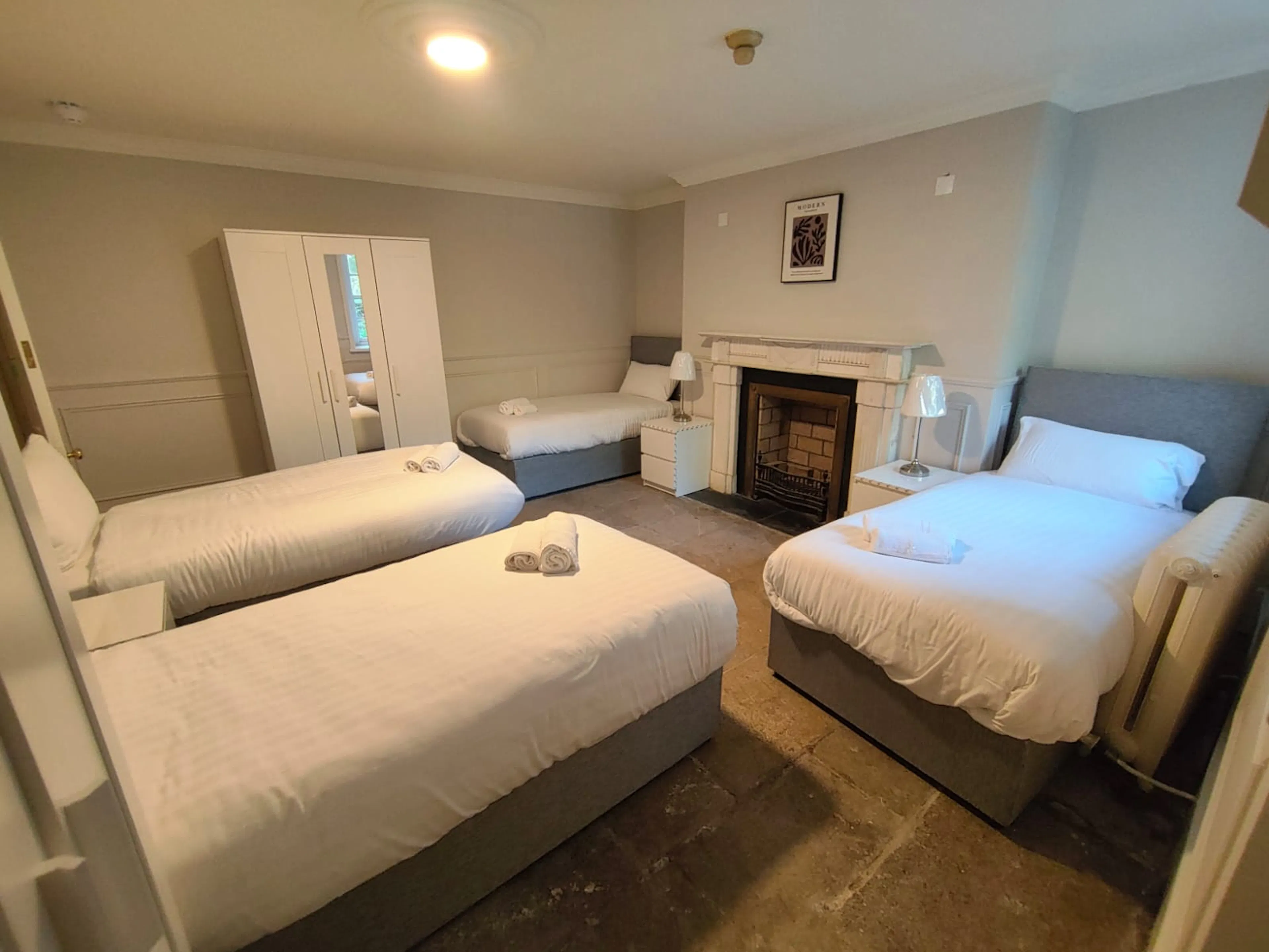 ROOM ROOM 2