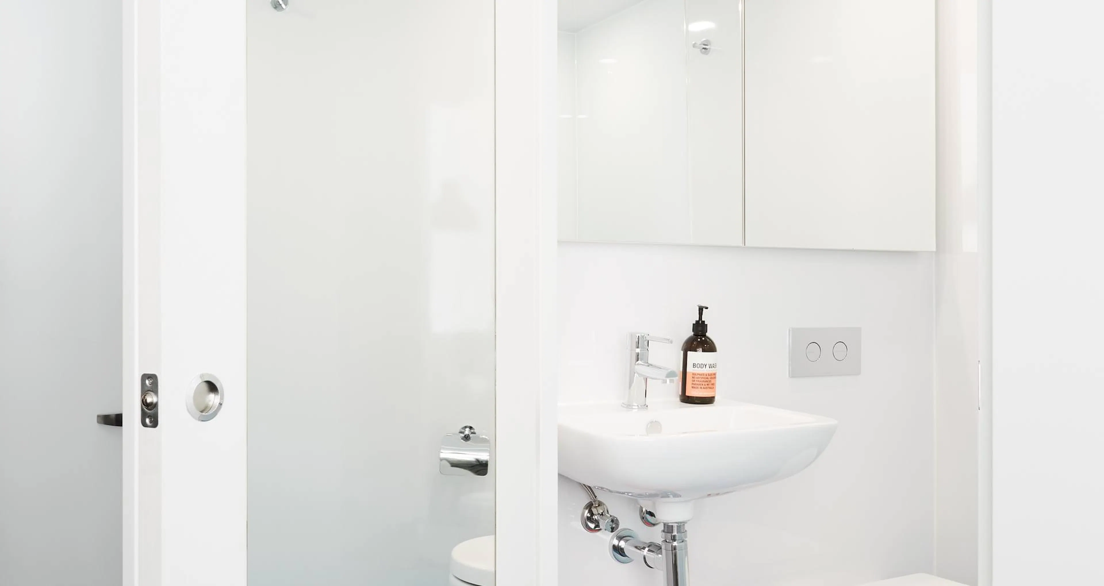 5 Bedroom Apartment BATHROOM 2
