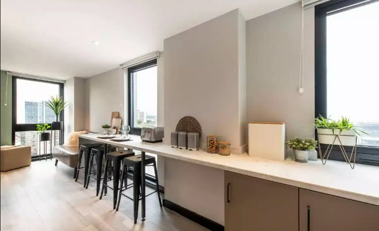 5 Bed Apartment Larger Room