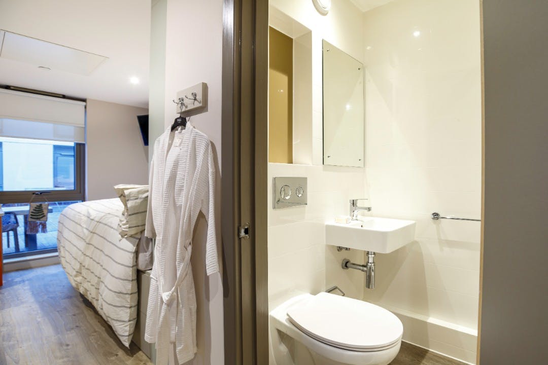 5 Bed Studio