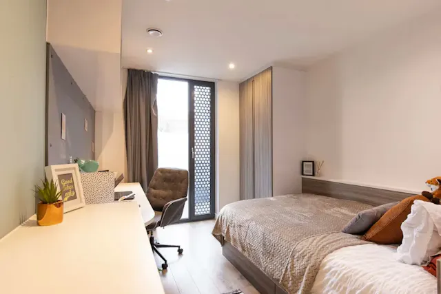 5 Bed Cluster En-suite Plus room image 1