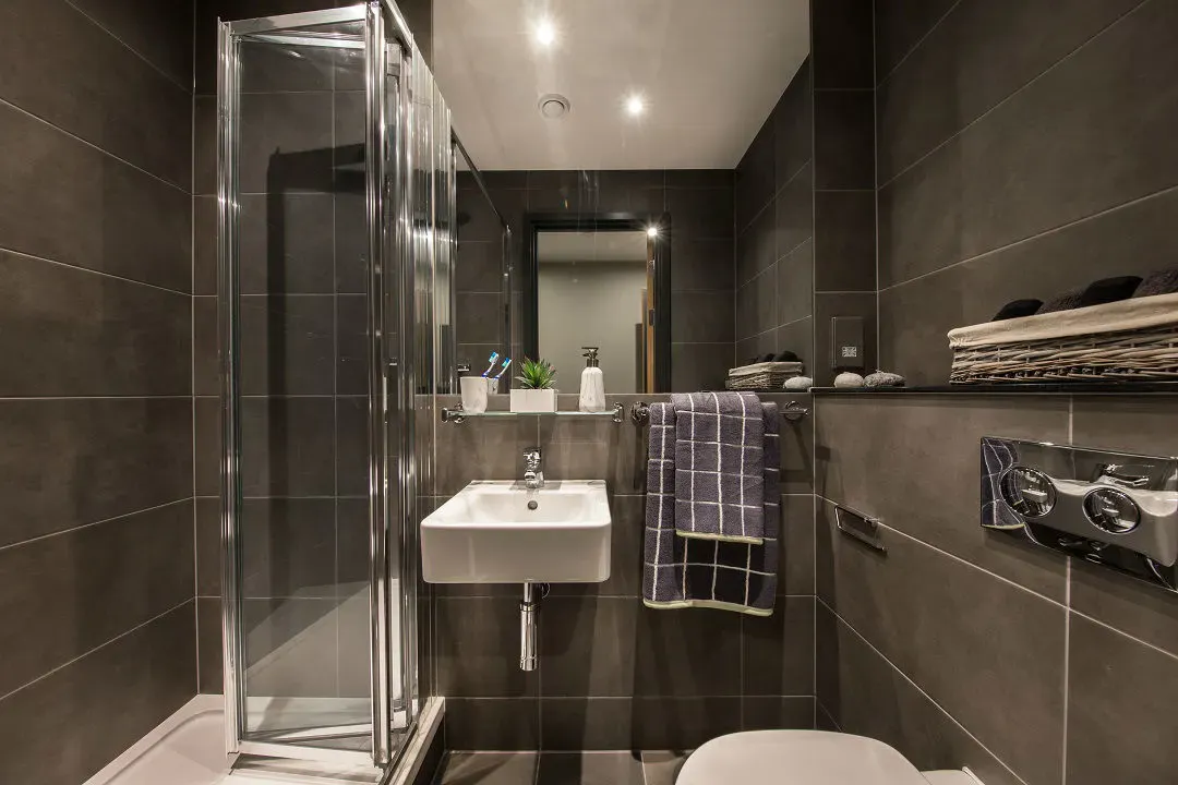 5 Bed Cluster En-suite BATHROOM 2