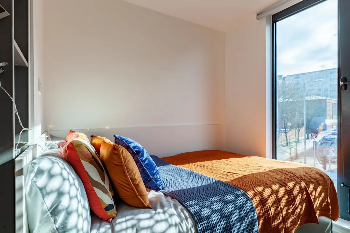 5 Bed Cluster En-suite ROOM