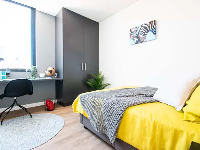5 Bed Ensuite Apartment room image 1