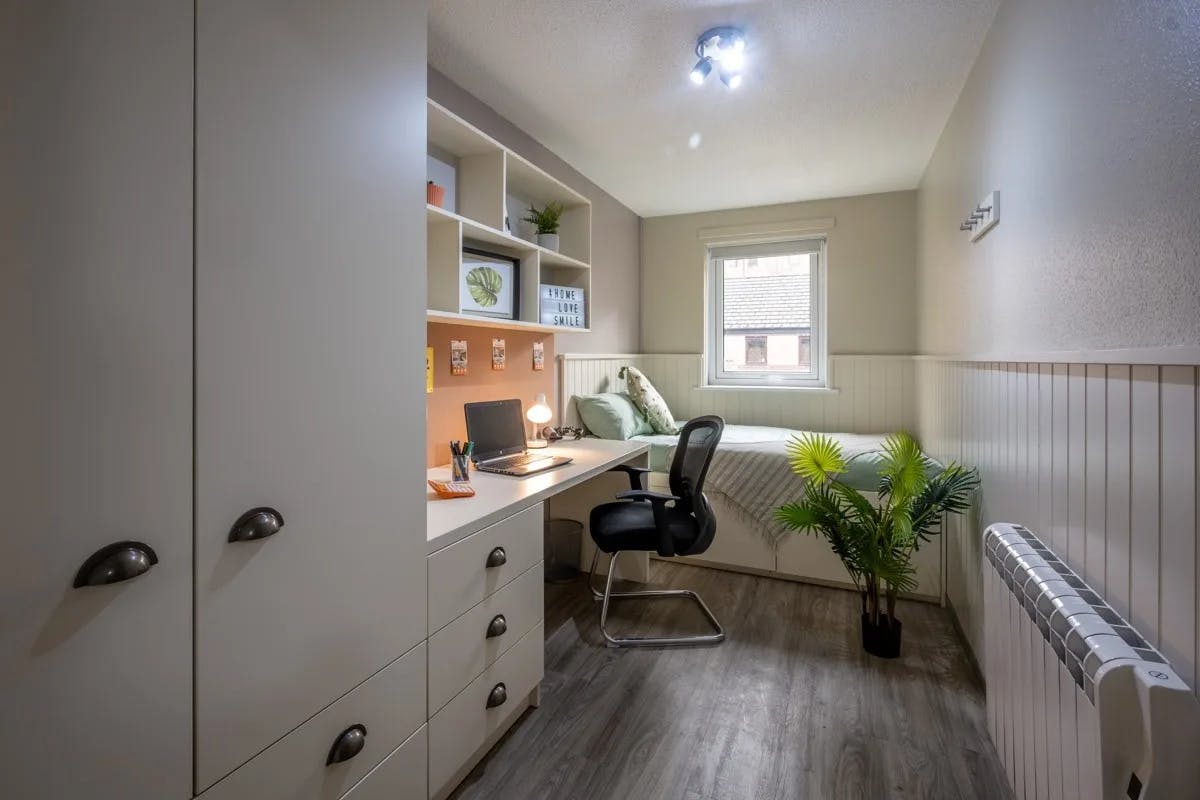 meadow-court-edinburgh-edinburgh-5 Bed Townhouse Standard