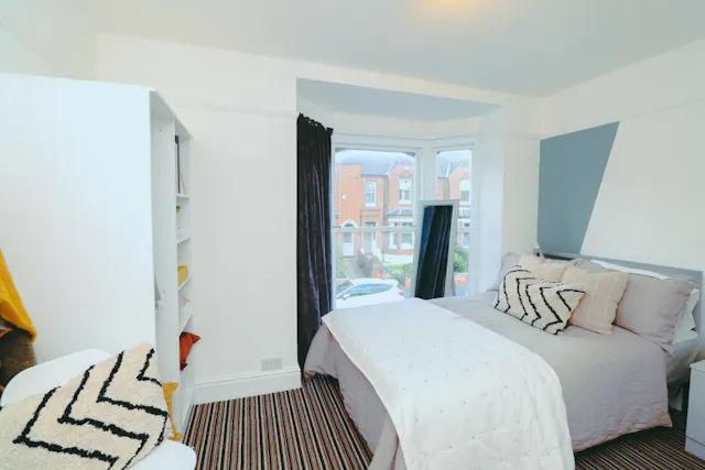 5 Bed Apartment room image 1