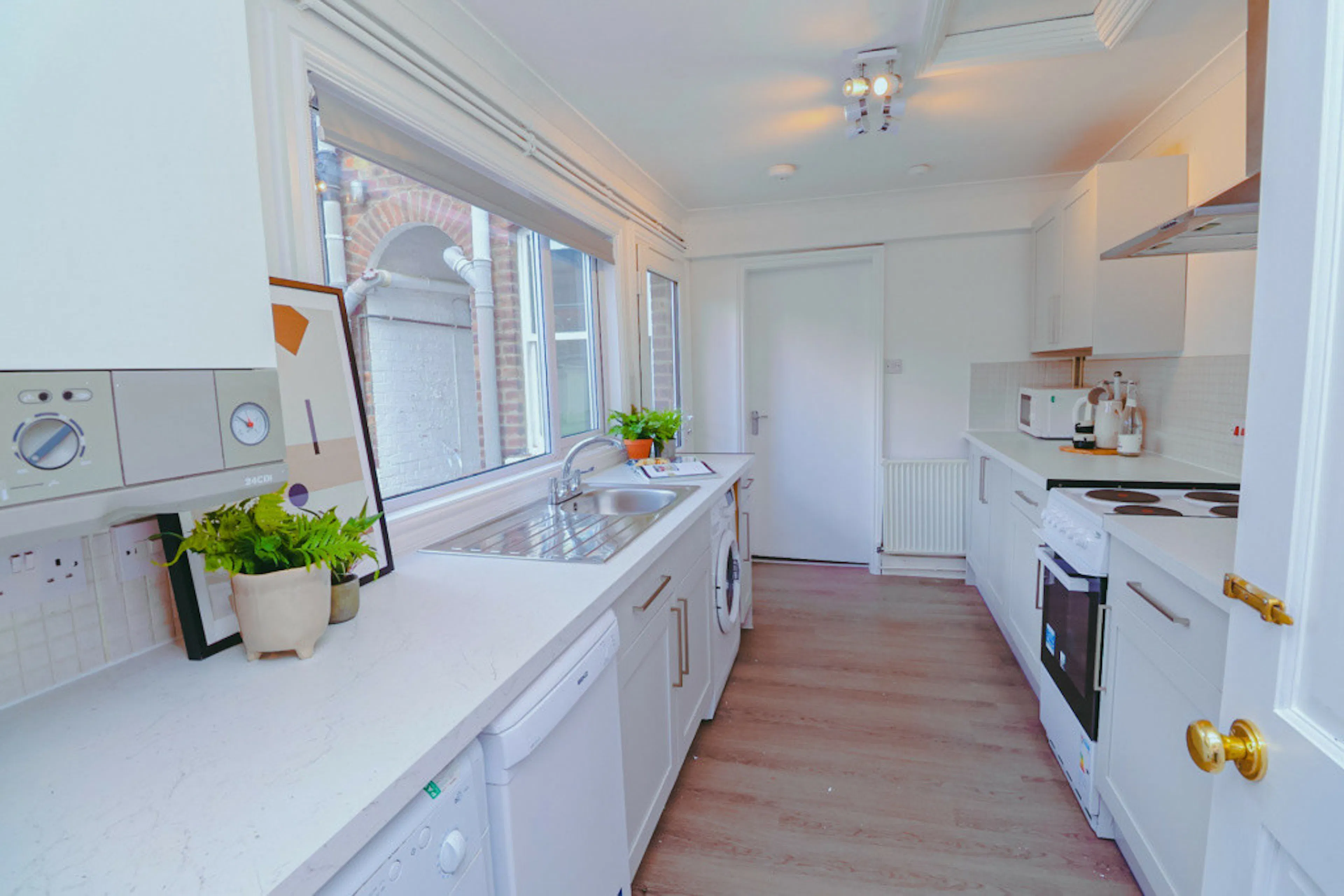 5 Bed Apartment KITCHEN 4