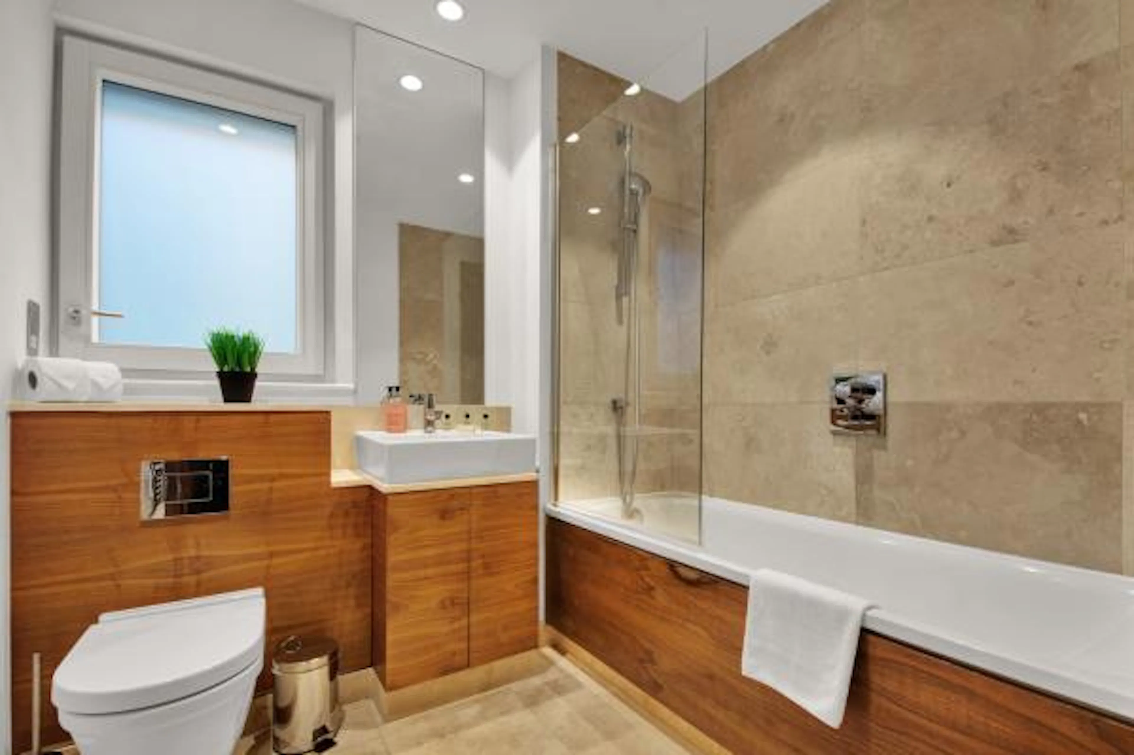 1 Bed Apartment BATHROOM 2