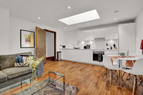 5-diss-st-stephen-court-london-KITCHEN