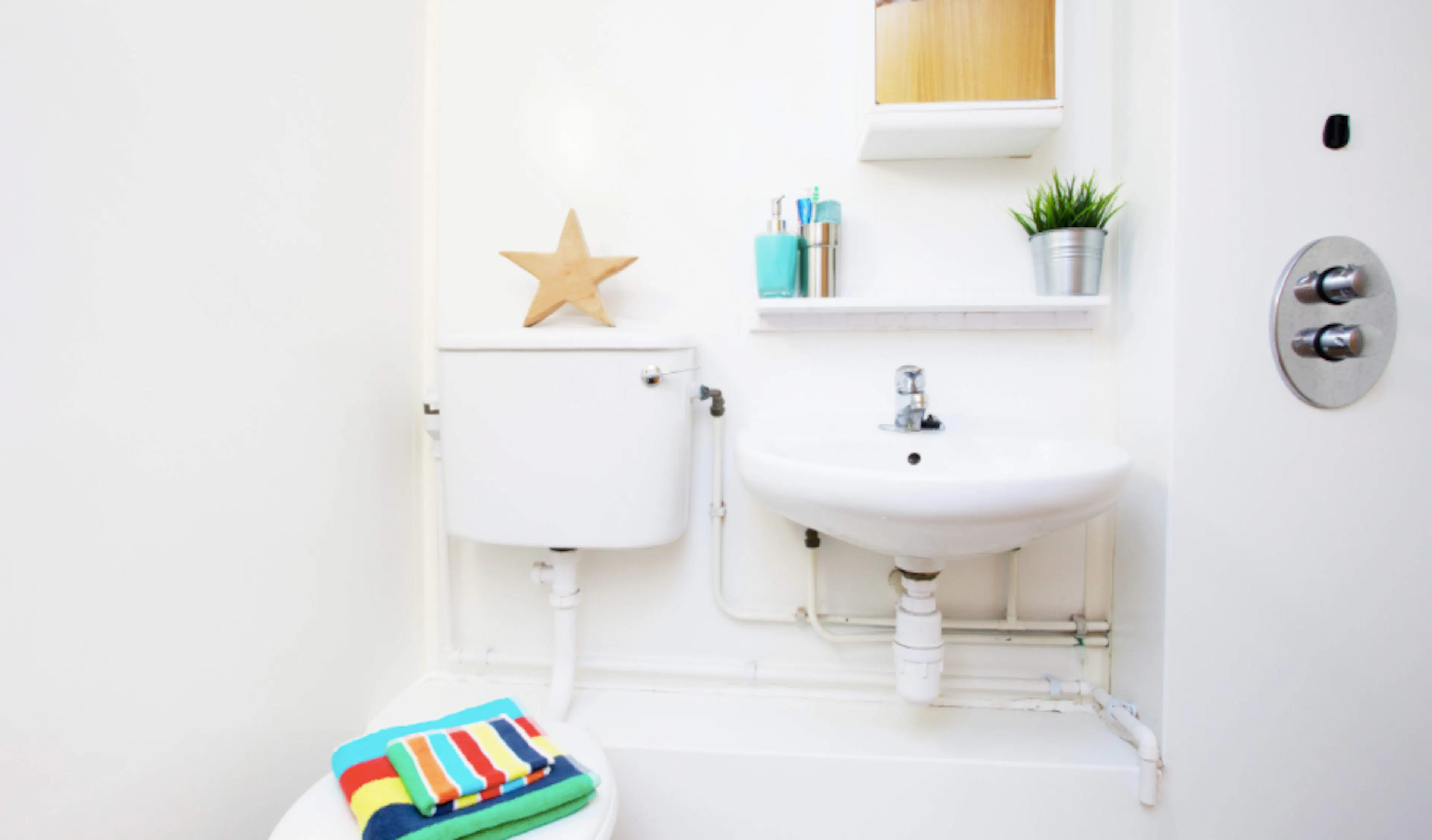 BATHROOM BATHROOM 4