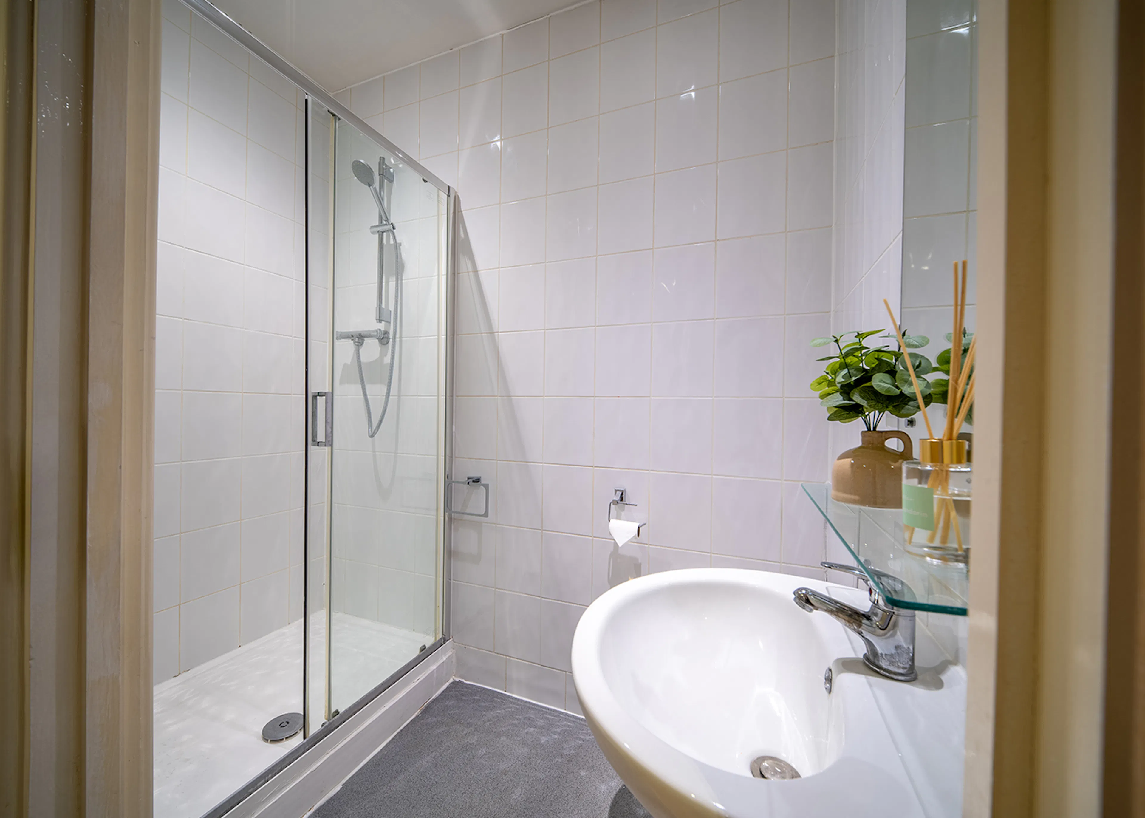 Enhanced Standard Studio BATHROOM 4