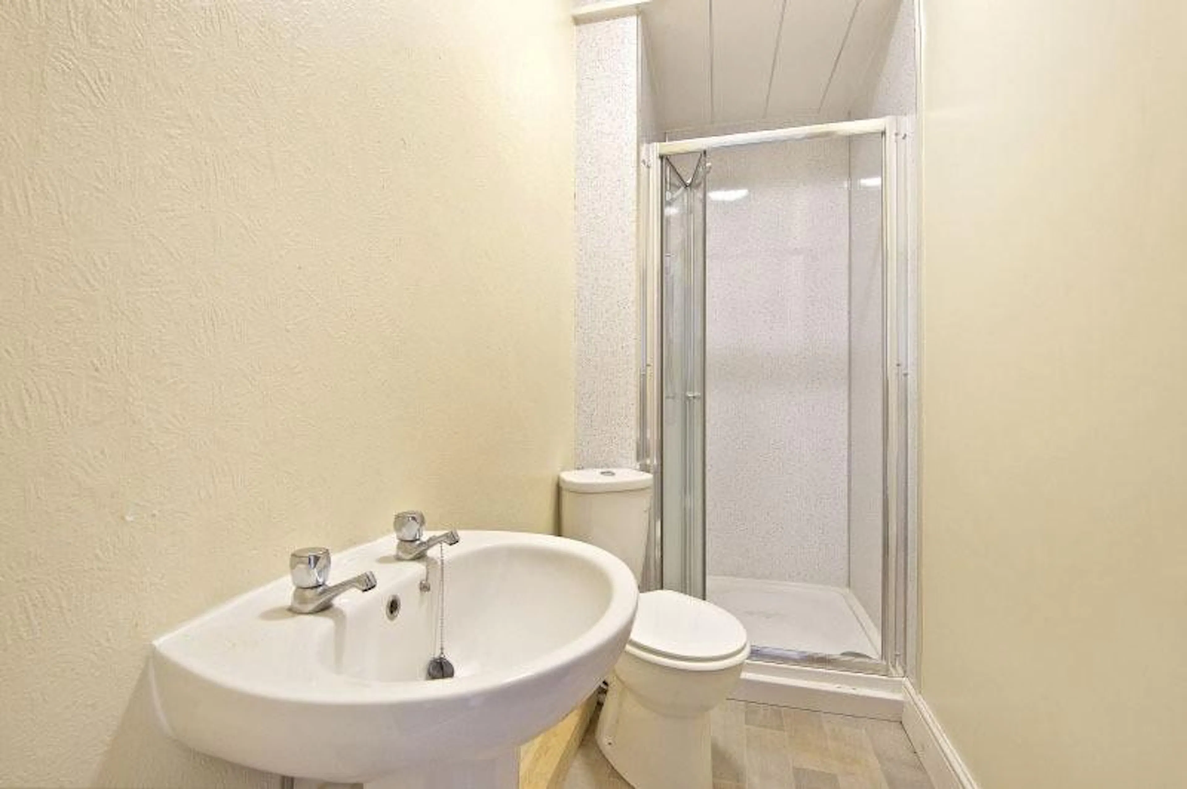 5 Bedroom Apartment BATHROOM 4