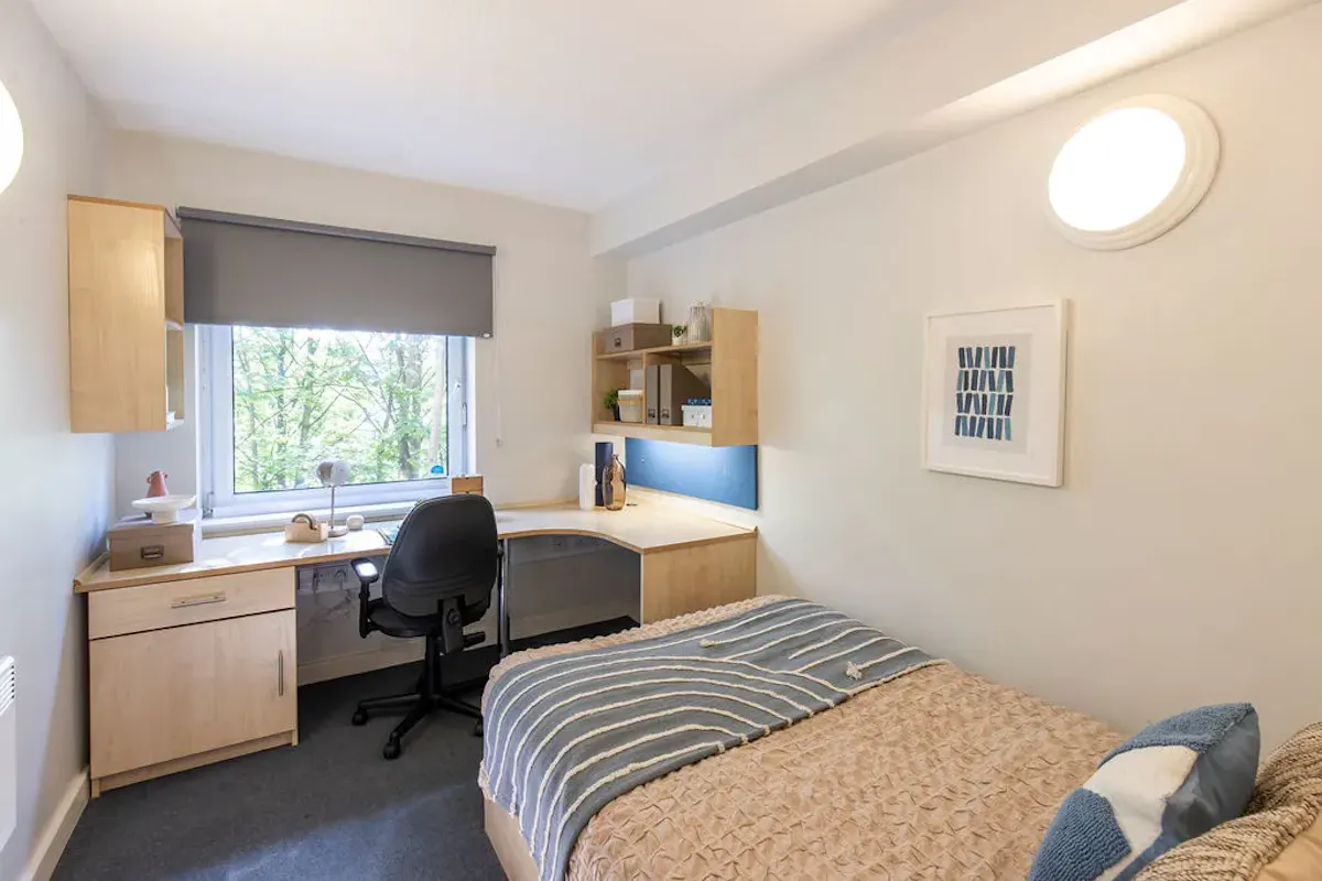 5 Bed Classic En-Suite ROOM