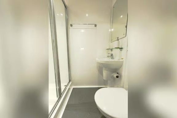 5 Bed Standard En-suite