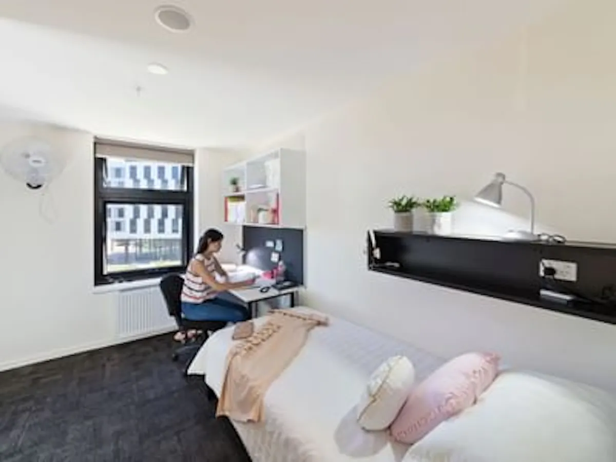 5 Bedroom Apartment - NRAS ROOM