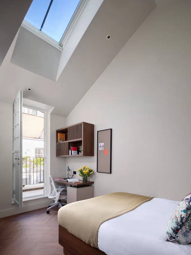 Bespoke Edition room image 1