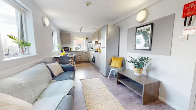 Gold En Suite room image 5