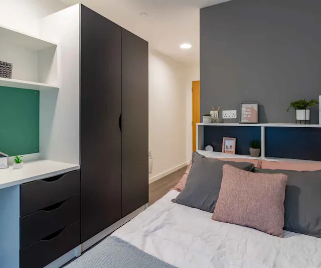 Classic Ensuite room image 4