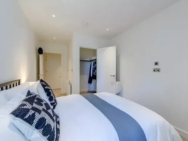 2 Bedroom Apartment room image 5