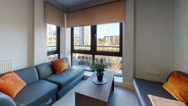 Gold En Suite room image 5