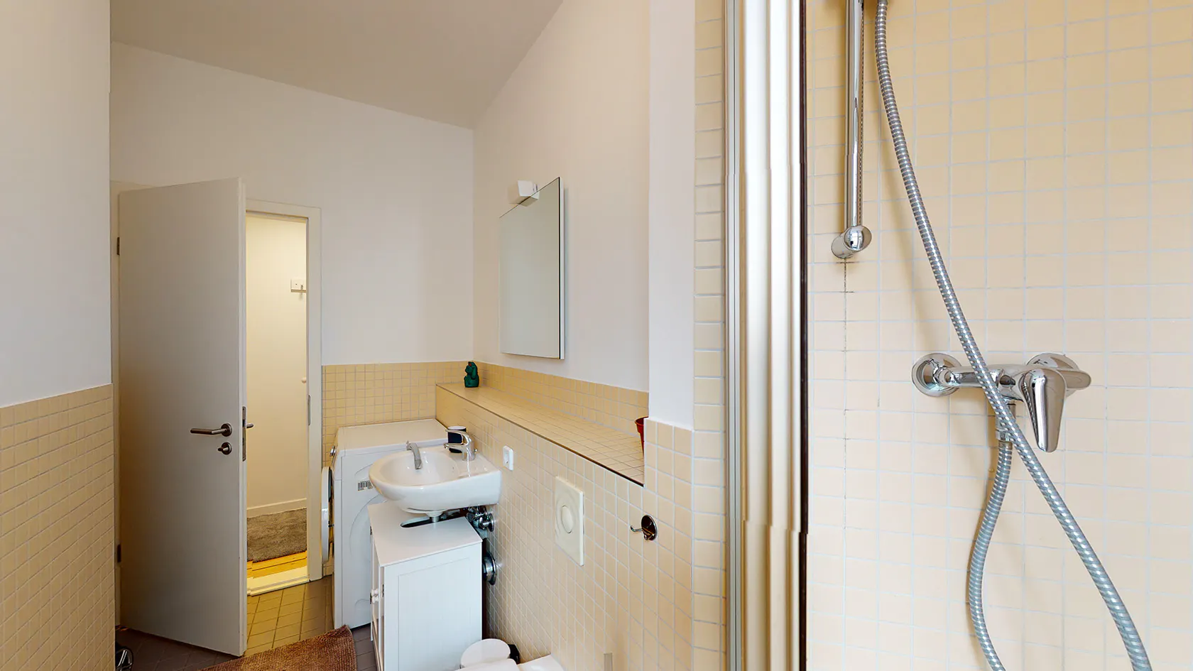 BATHROOM BATHROOM 4
