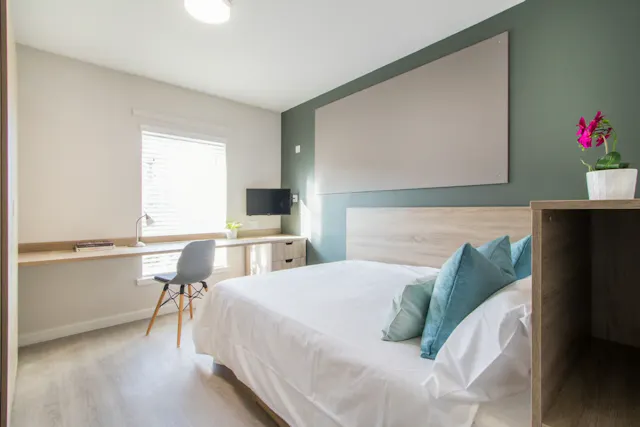 Flat 5, 6 room image 1