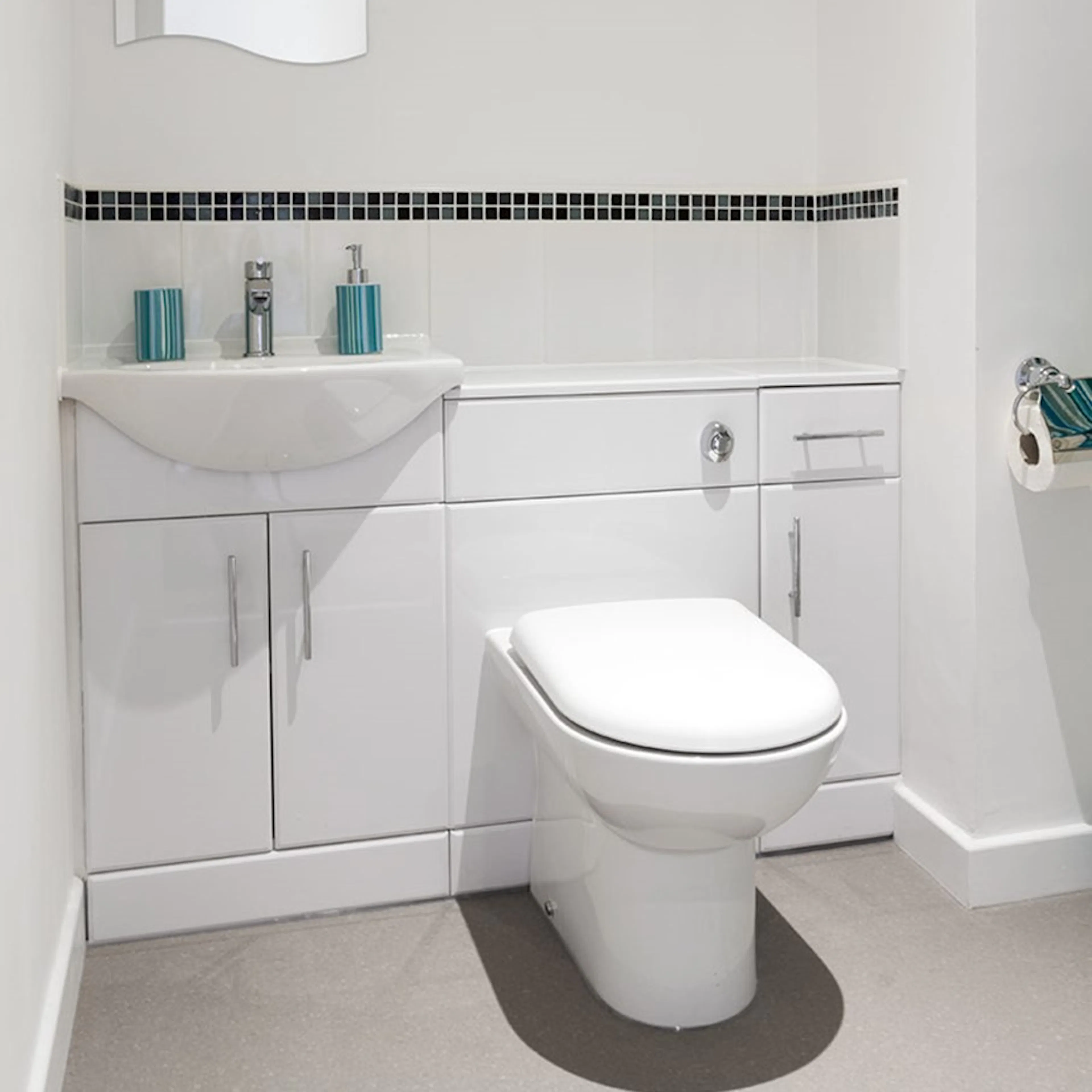 Superior BATHROOM 4
