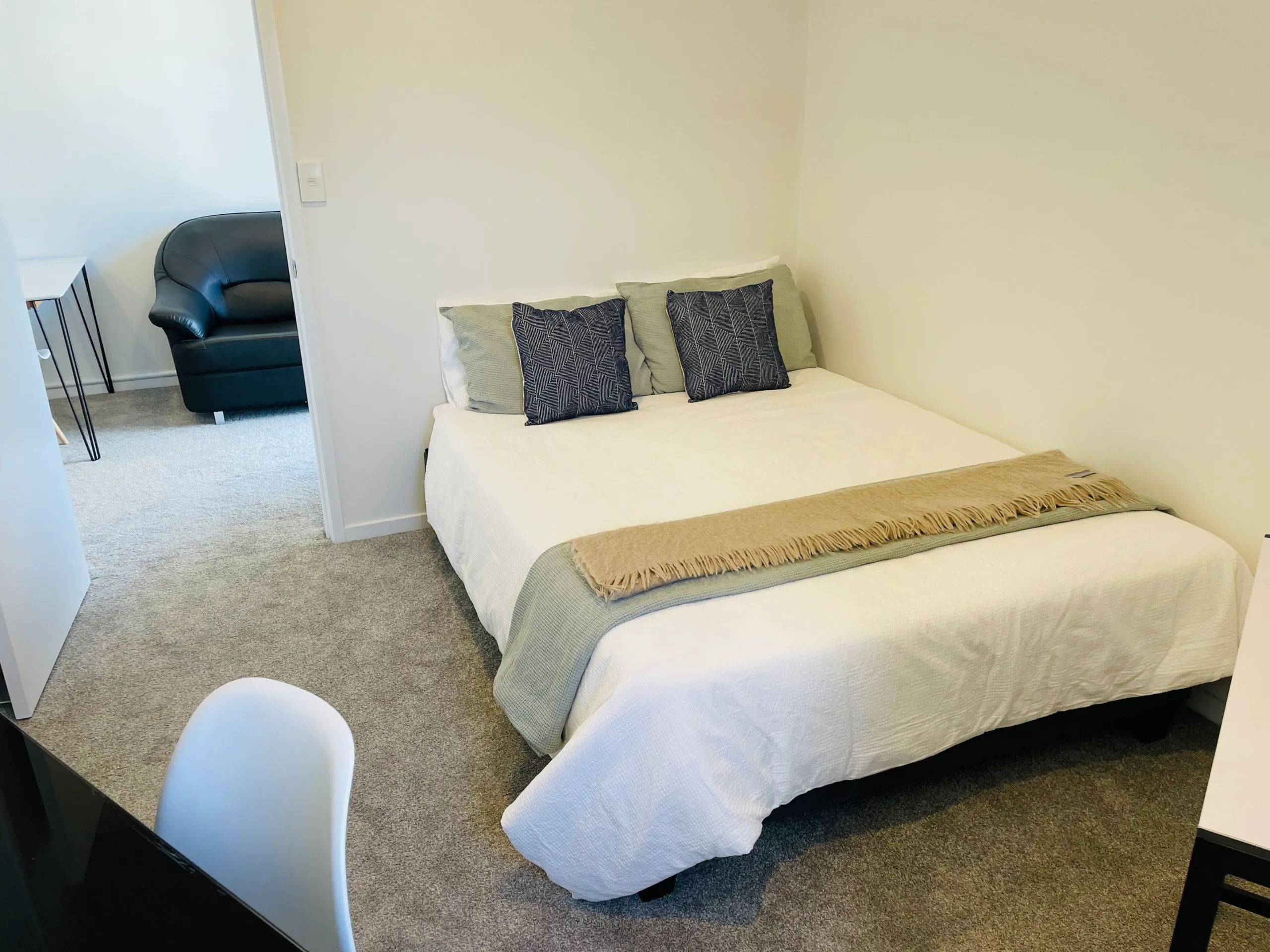 421-queen-street-auckland-Apartment 603 ( 4 bedrooms (3 singles & 1 double) & 1 bathroom)