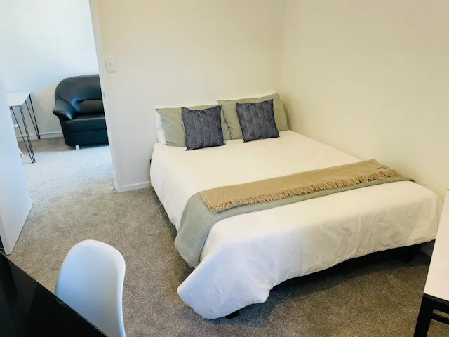 Apartment 603 ( 4 bedrooms (3 singles & 1 double) & 1 bathroom) room image 1