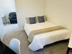 421-queen-street-auckland-Apartment 603 ( 4 bedrooms (3 singles & 1 double) & 1 bathroom)