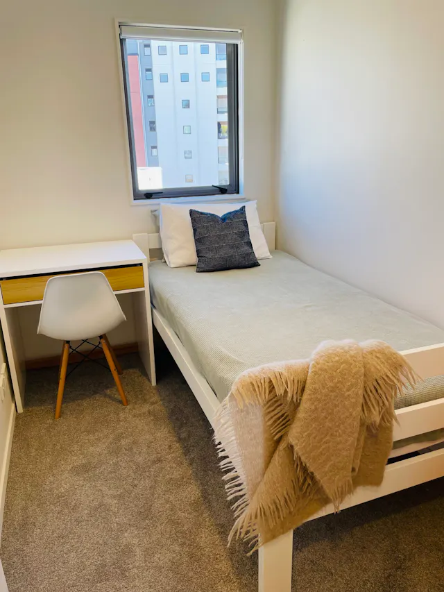 Apartment 603 ( 4 bedrooms (3 singles & 1 double) & 1 bathroom) room image 2