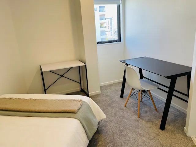 Apartment 603 ( 4 bedrooms (3 singles & 1 double) & 1 bathroom) room image 2