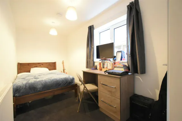 5 Bedroom Apartment room image 1