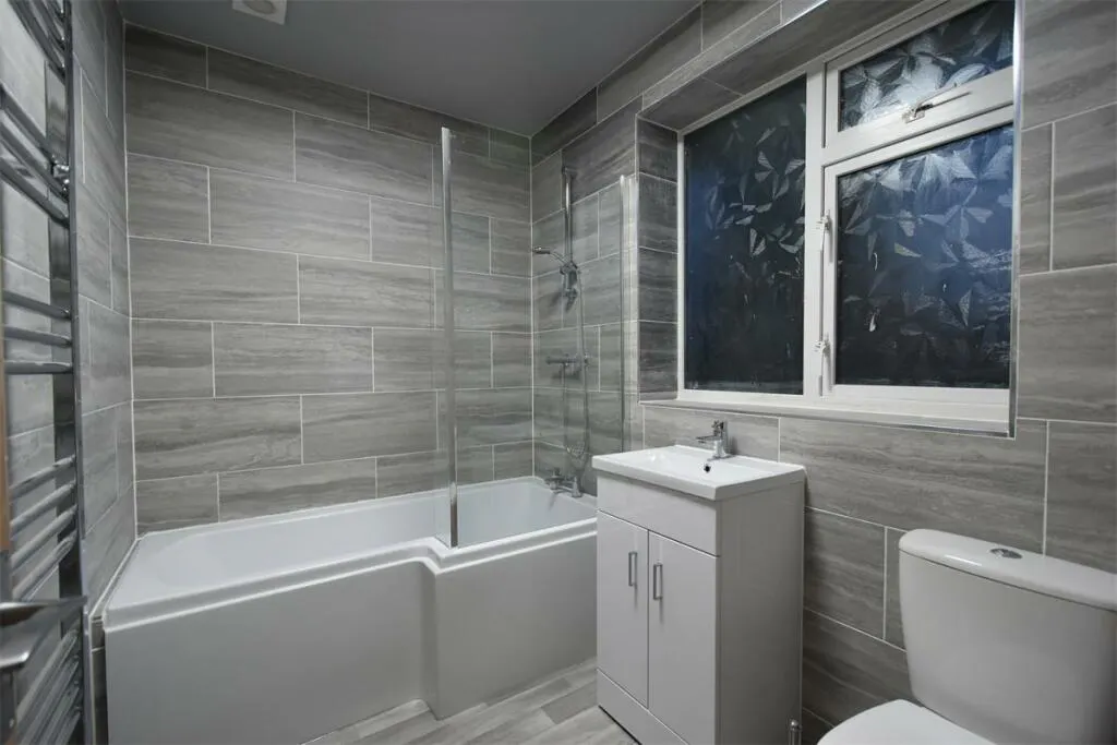 5 Bedroom Apartment BATHROOM 4