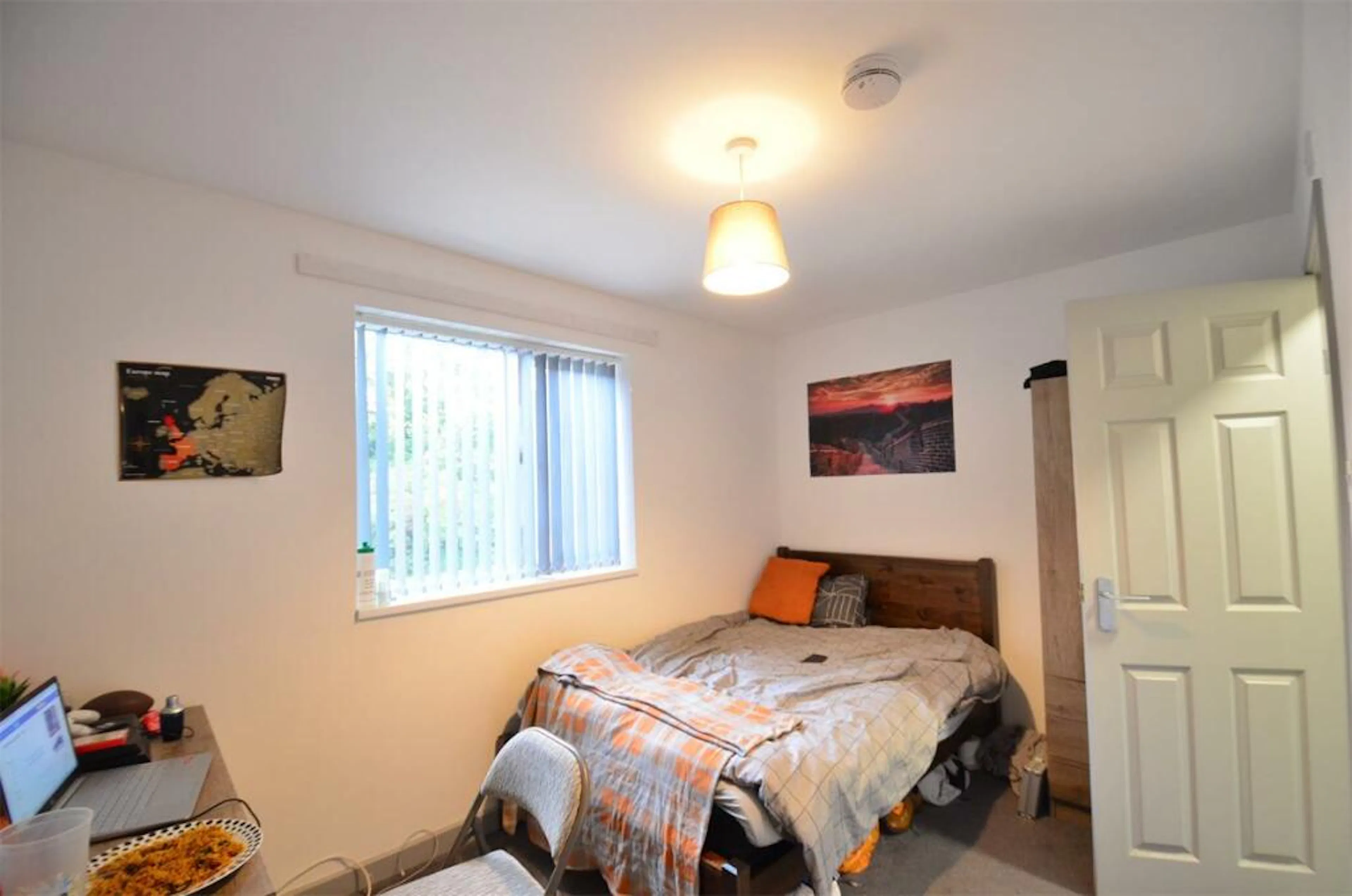 5 Bedroom Apartment ROOM 2