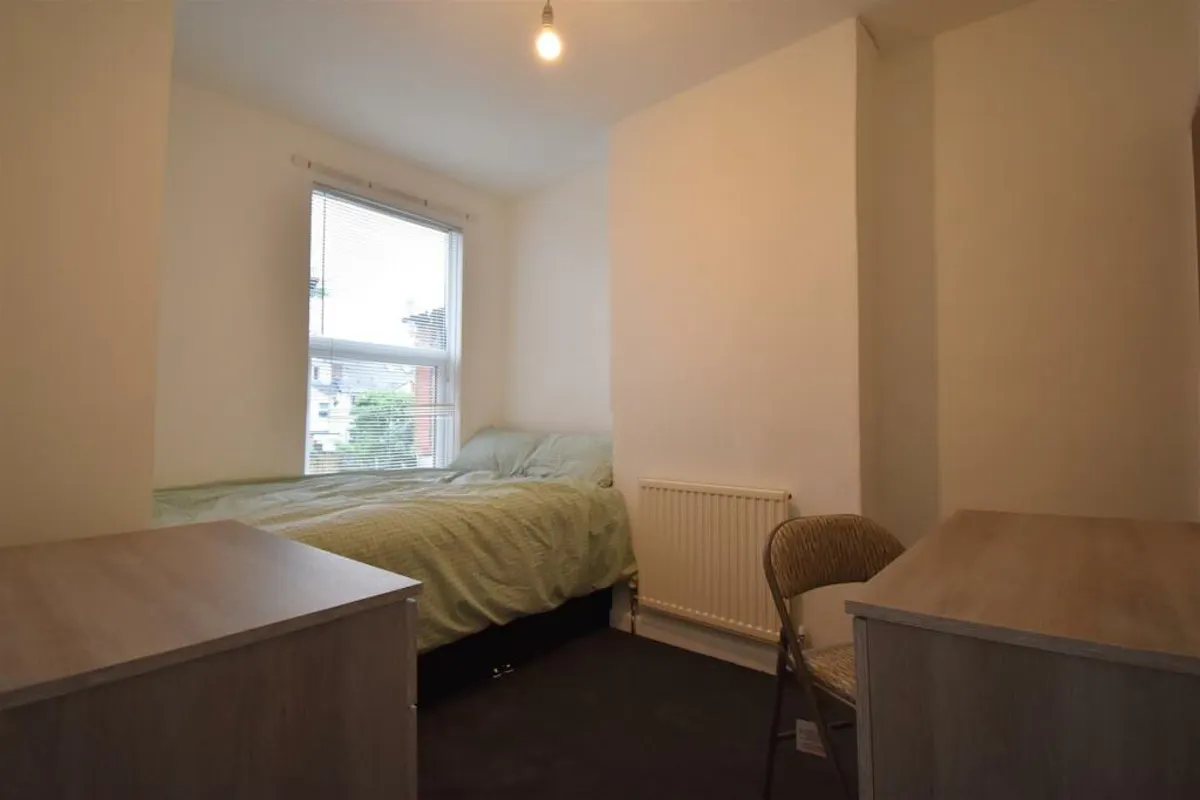 3 Bedroom With Extra Workspace ROOM