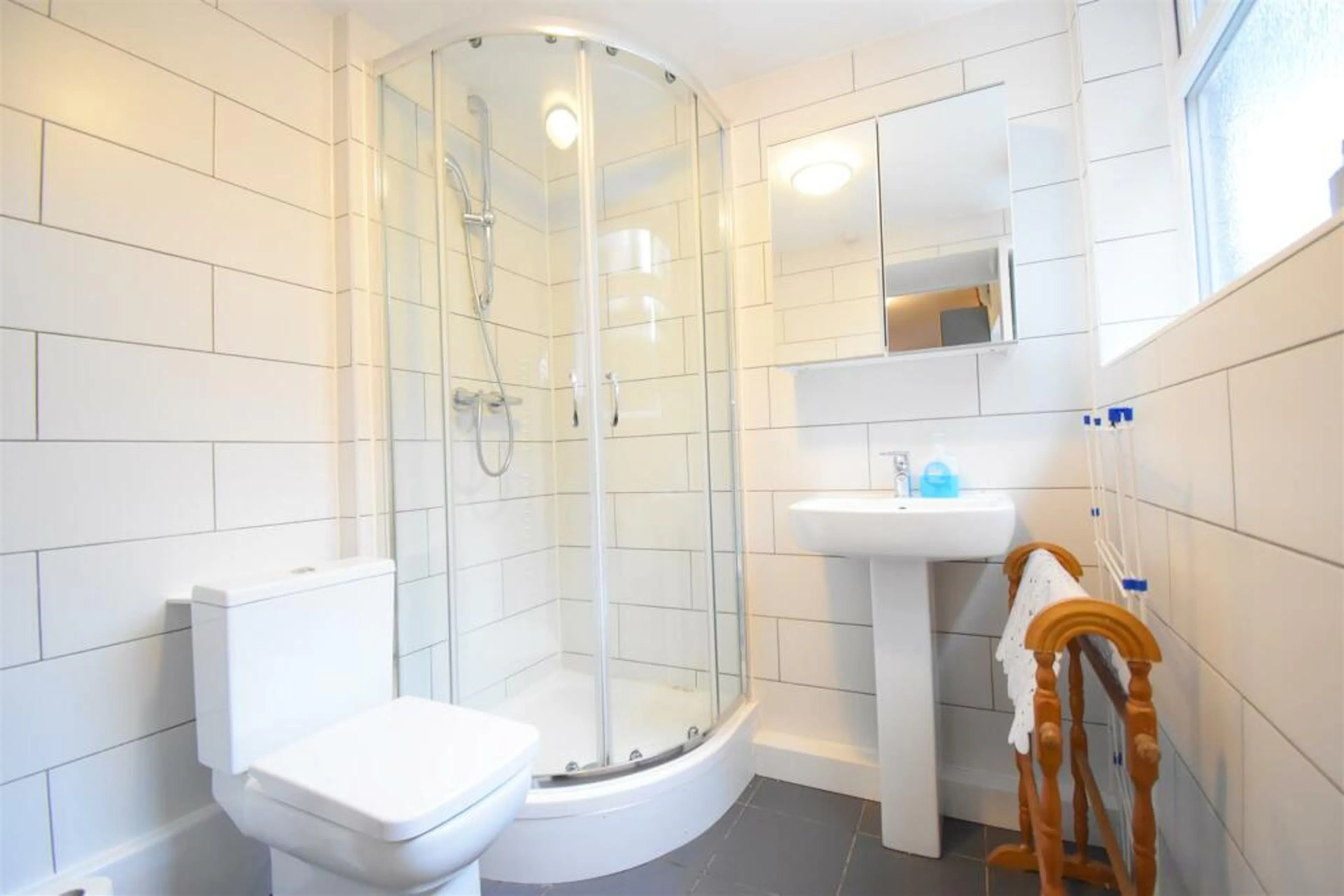 3 Bedroom With Extra Workspace BATHROOM 3