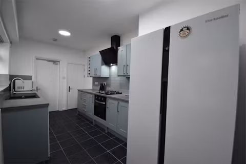 86-warwards-lane-selly-oak-birmingham-KITCHEN