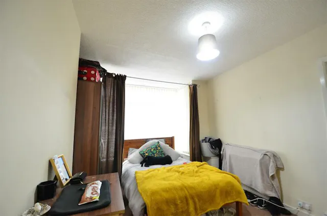4 Bed Apartment room image 2