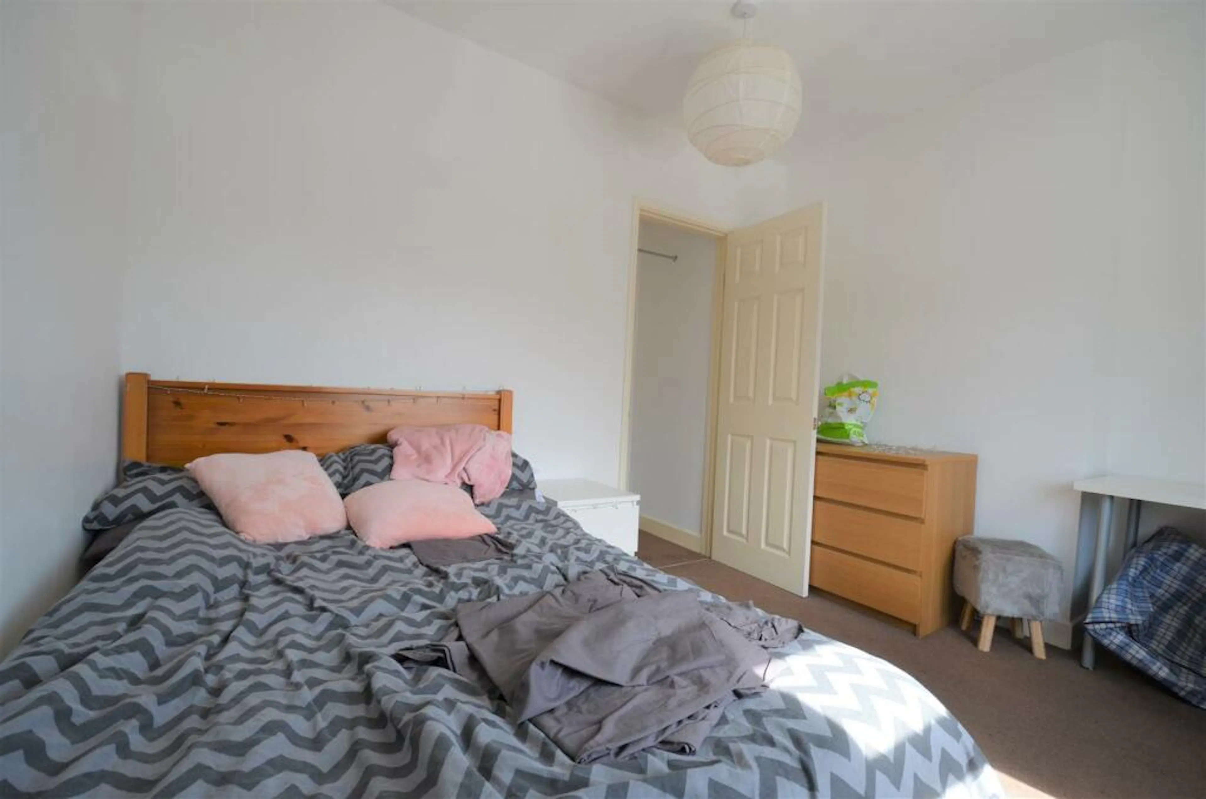 3 Bedroom With Extra Workspace ROOM 1
