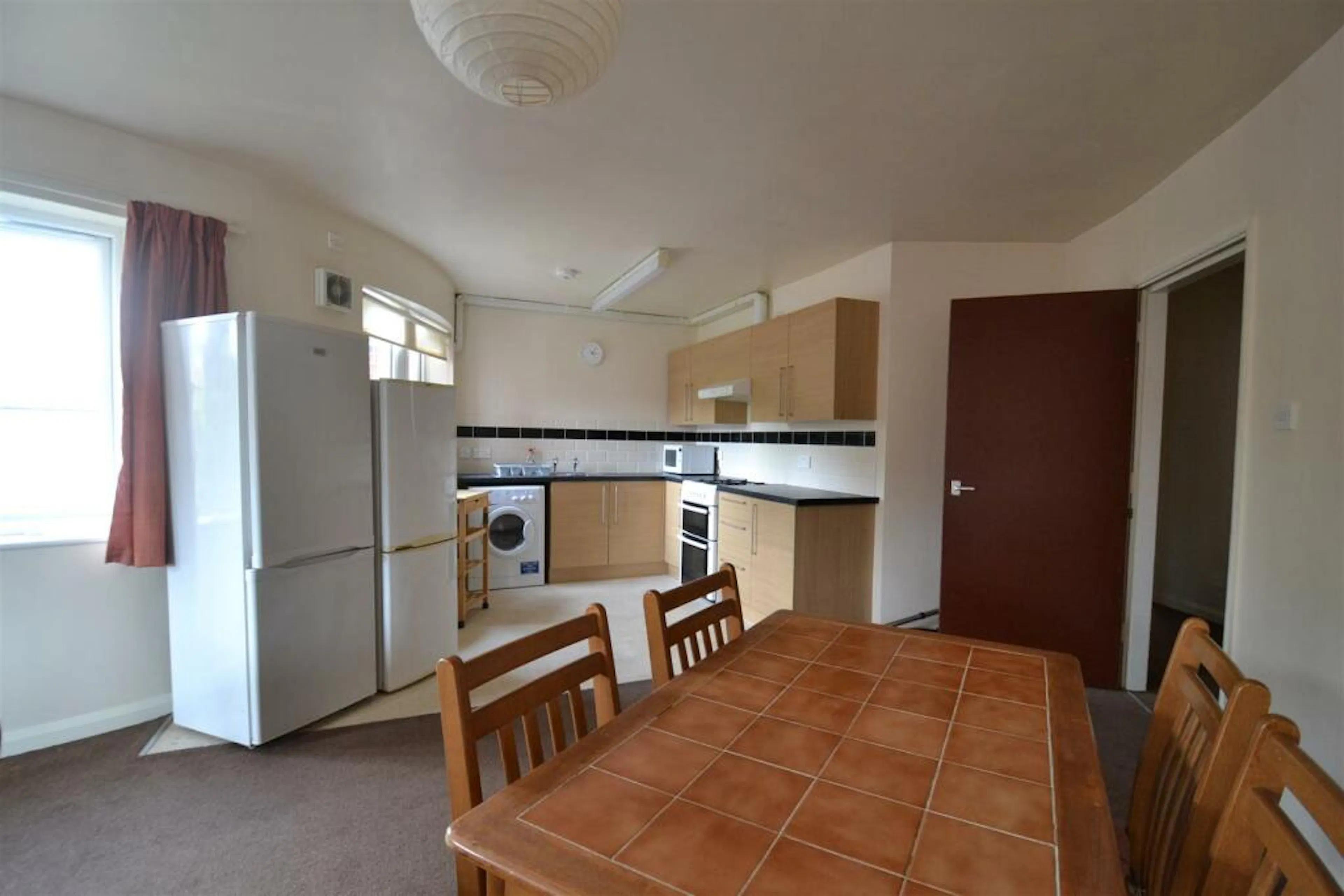 4 Bed Apartment KITCHEN 2