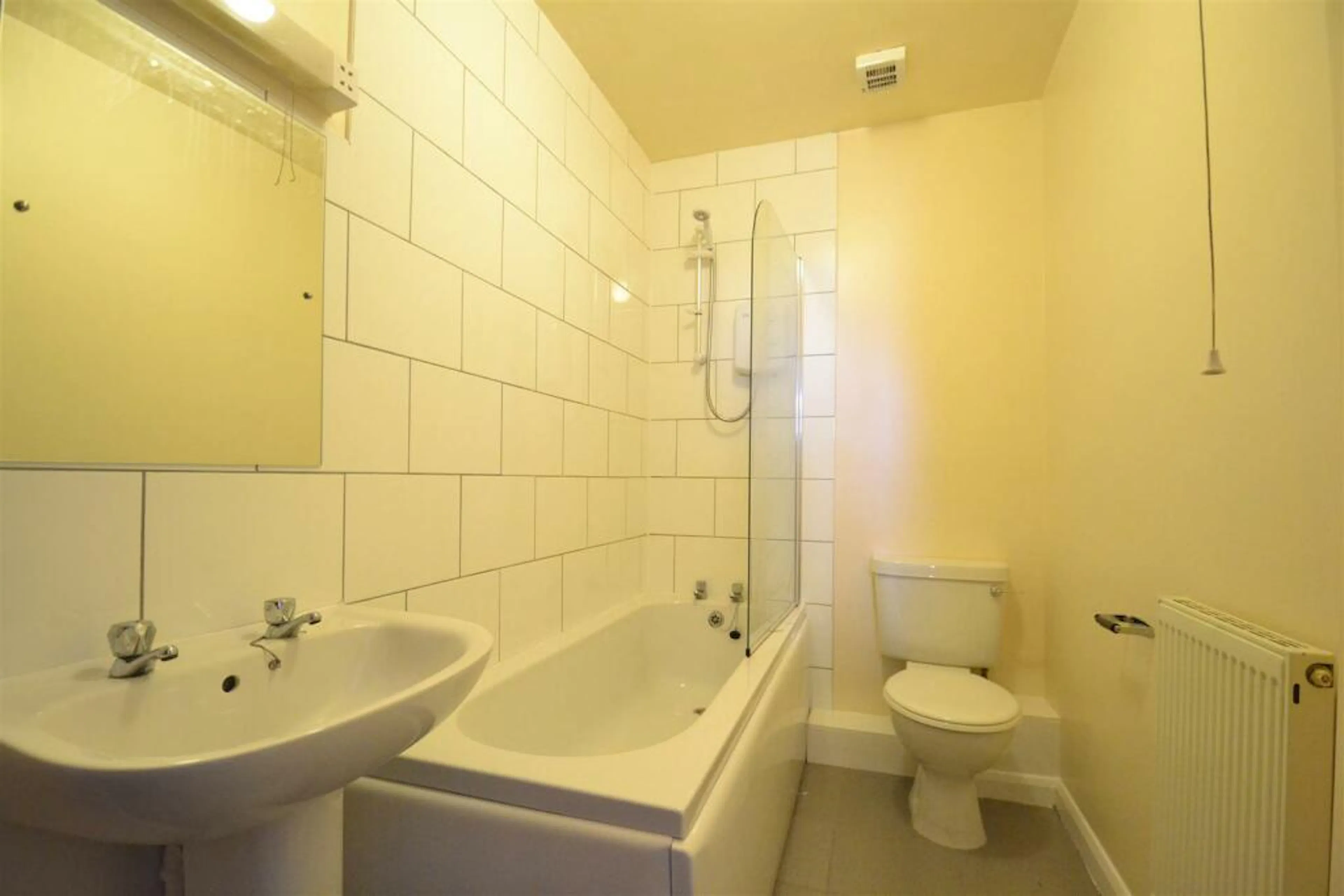 4 Bed Apartment BATHROOM 3