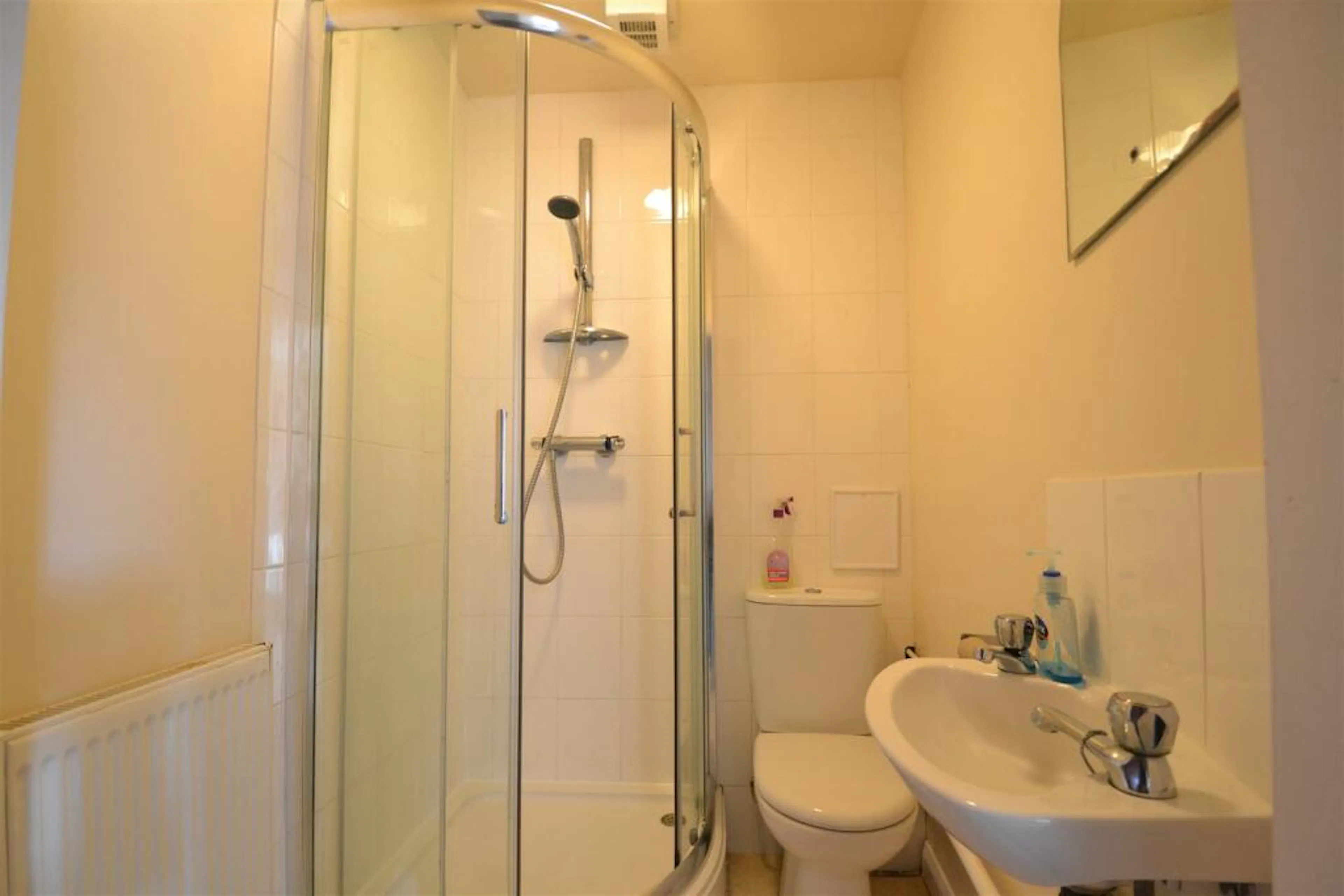 4 Bed Apartment BATHROOM 4