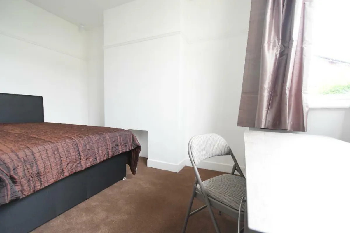 4 Bed Apartment ROOM